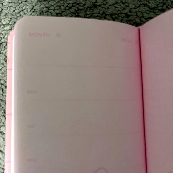 Hello Kitty pink hard cover small planner - Picture 5 of 5